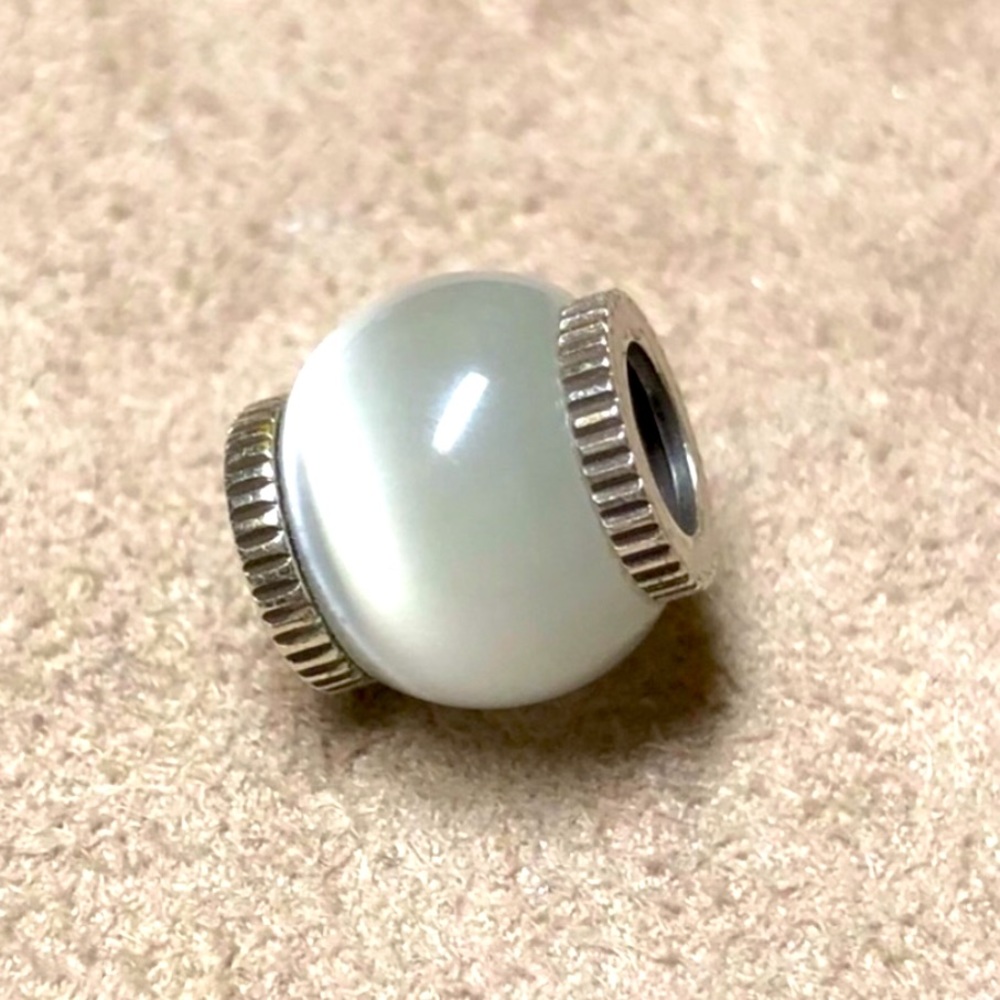 Brighton Glass optic bead in white Smooth glass Silver edges Retired